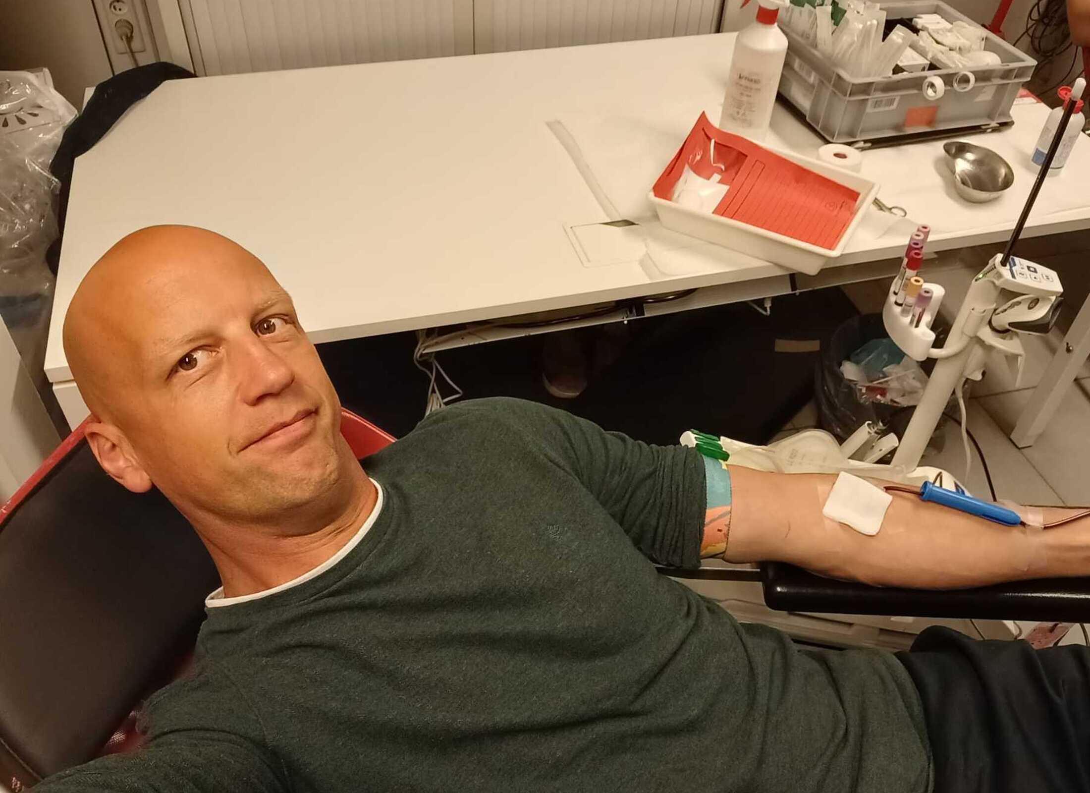 Samen bloed geven op kantoor